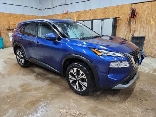 2021 NISSAN ROGUE SV — Passenger 3/4