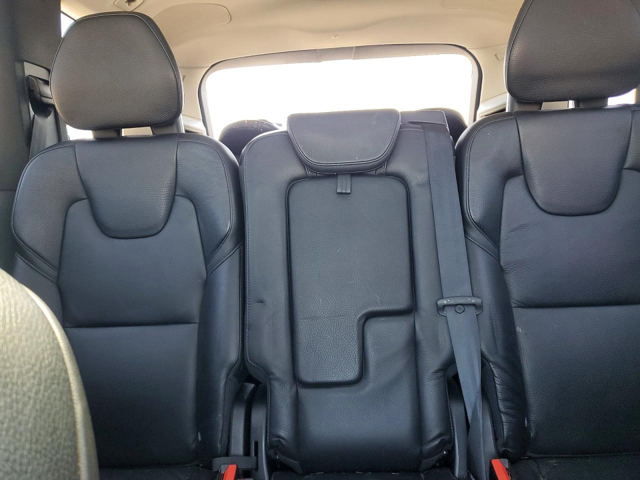 2016 VOLVO XC90 SV42 Momentum