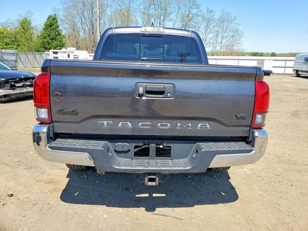 2018 TOYOTA TACOMA