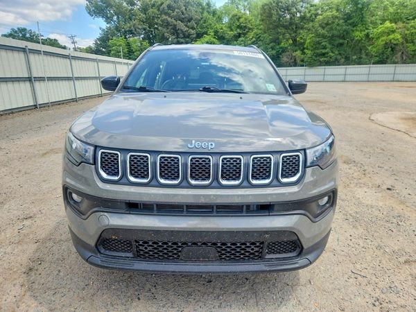 2023 JEEP COMPASS North, Latitude