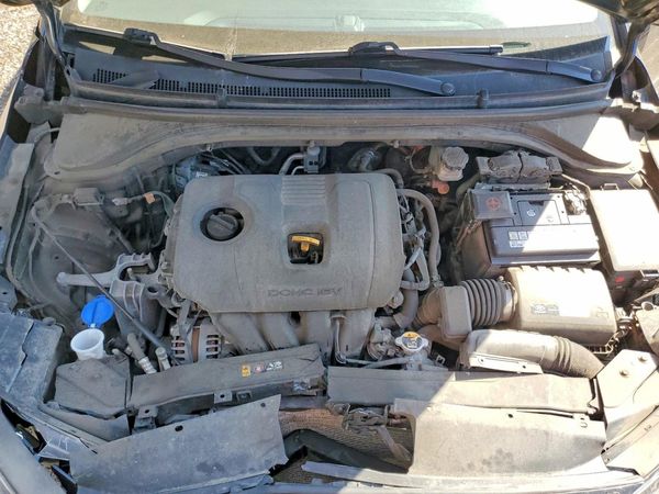 2019 HYUNDAI ELANTRA — Engine bay