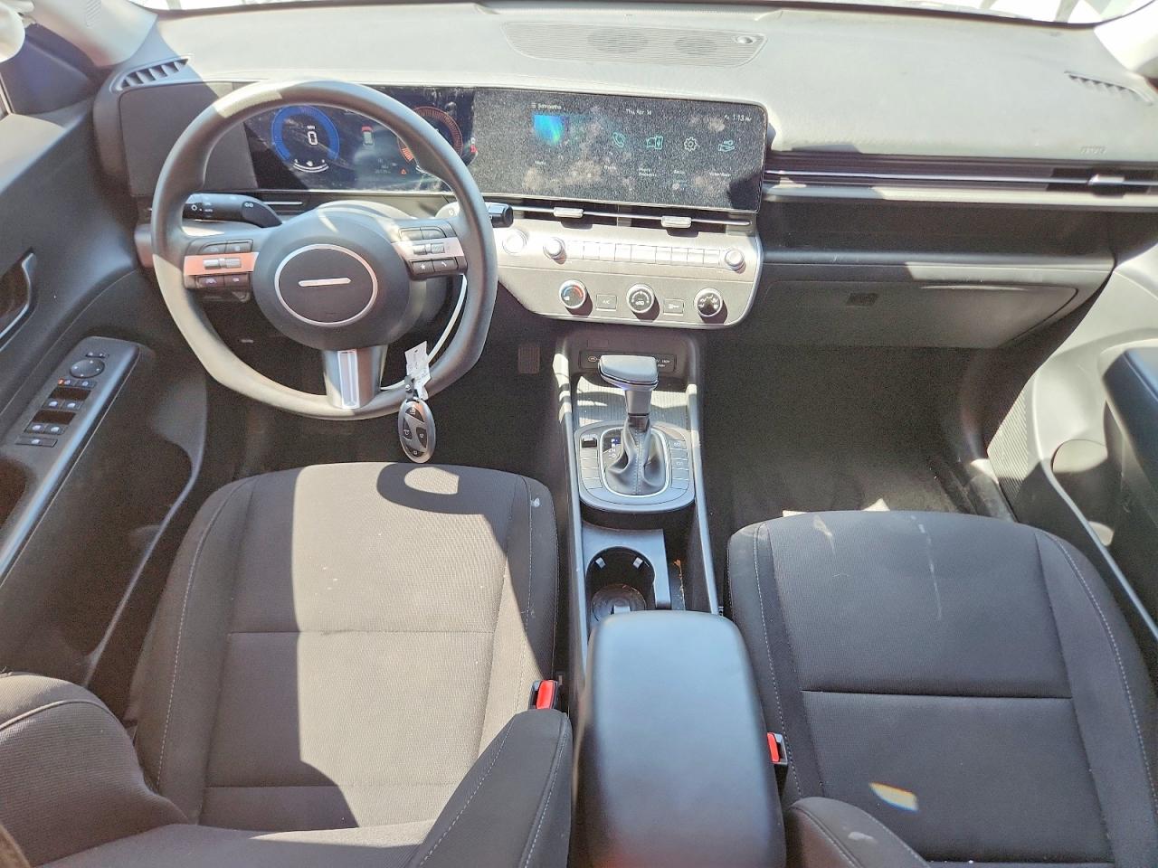 2024 HYUNDAI KONA SE