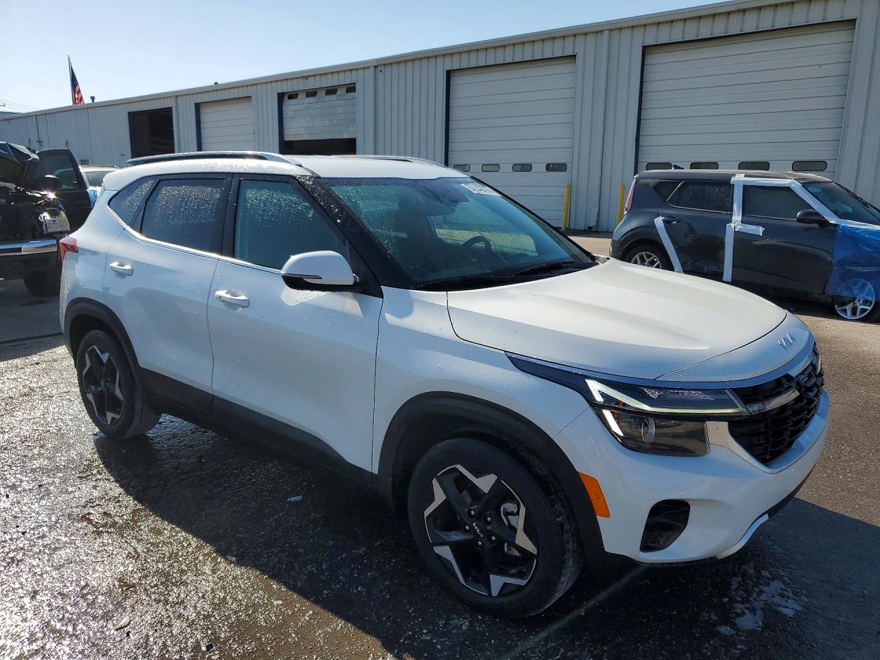 2024 KIA SELTOS EX