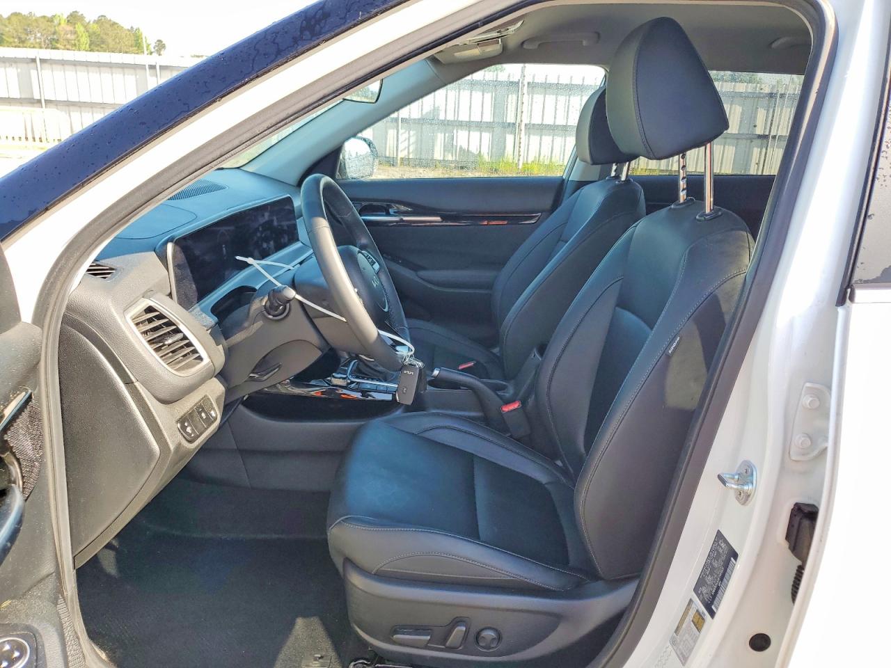 2024 KIA SELTOS EX