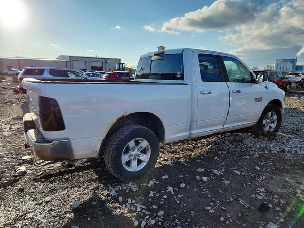 2013 RAM 1500 SLT QUAD CAB 4X4