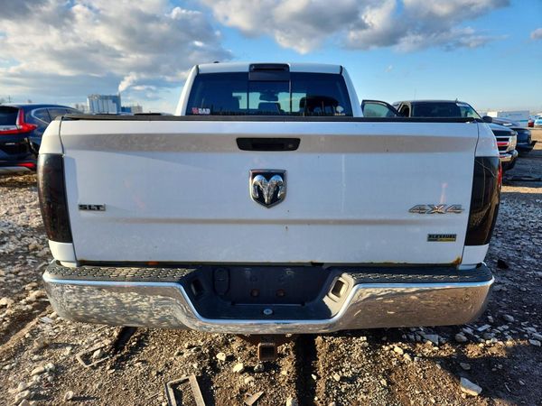2013 RAM 1500 SLT QUAD CAB 4X4