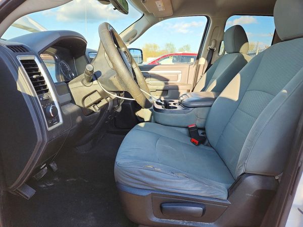 2013 RAM 1500 SLT QUAD CAB 4X4