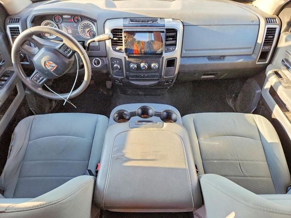2013 RAM 1500 SLT QUAD CAB 4X4