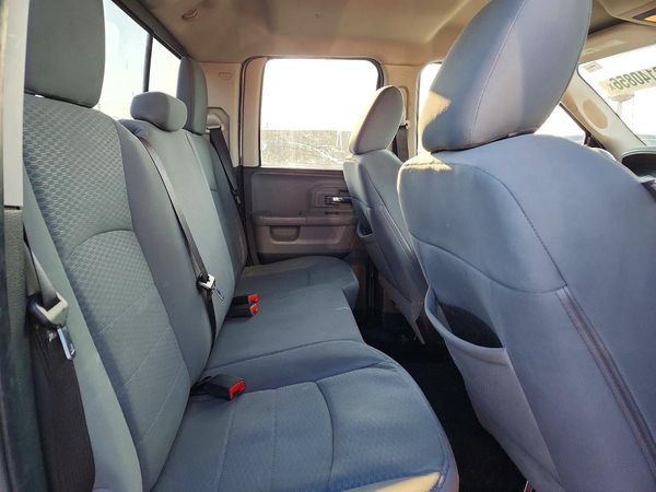 2013 RAM 1500 SLT QUAD CAB 4X4