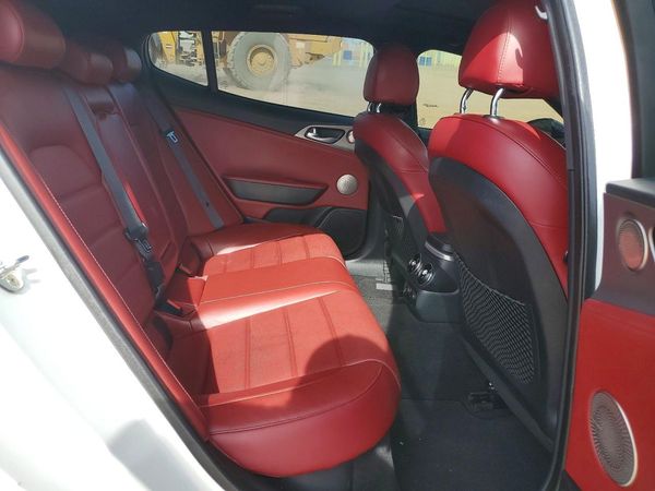 2019 KIA STINGER