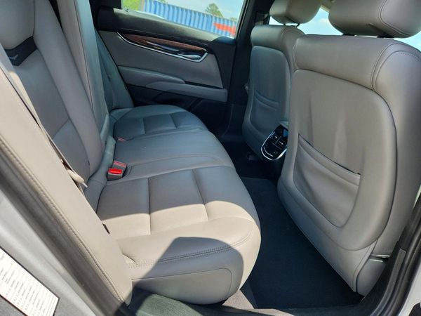 2016 CADILLAC XTS Luxury