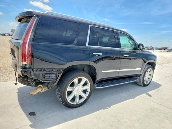 2016 CADILLAC ESCALADE Luxury