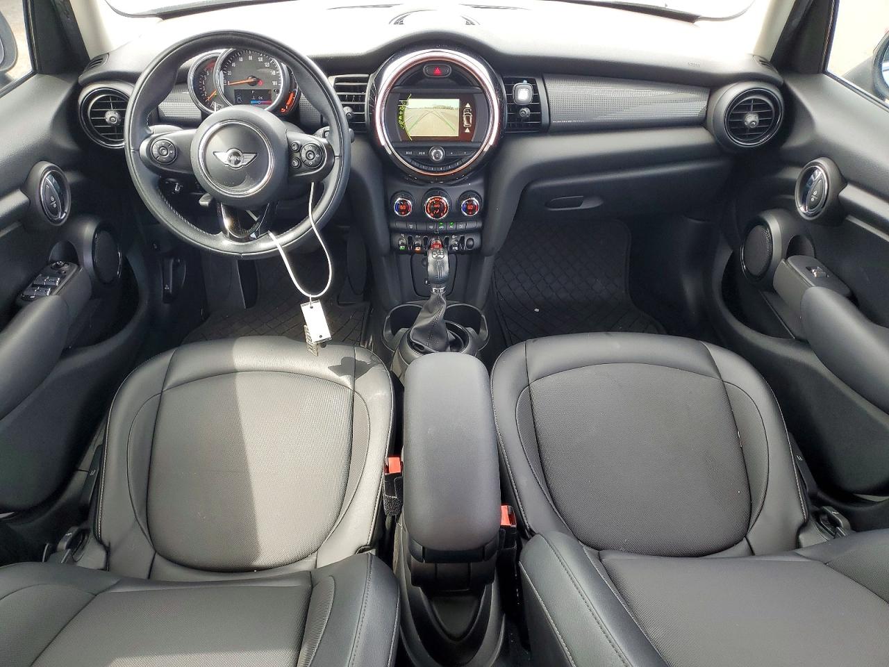 2018 MINI COOPER