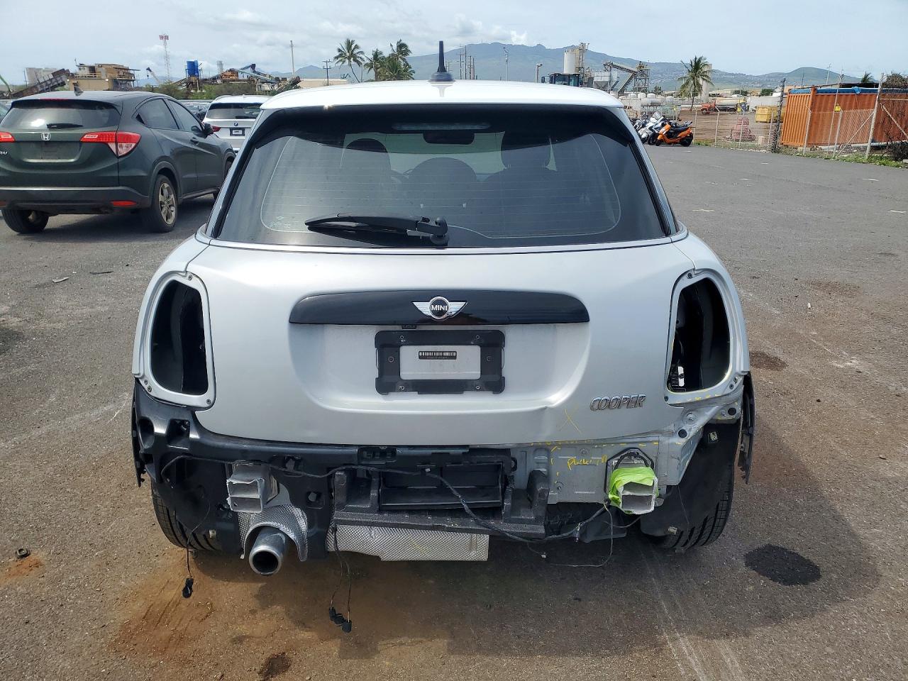 2018 MINI COOPER