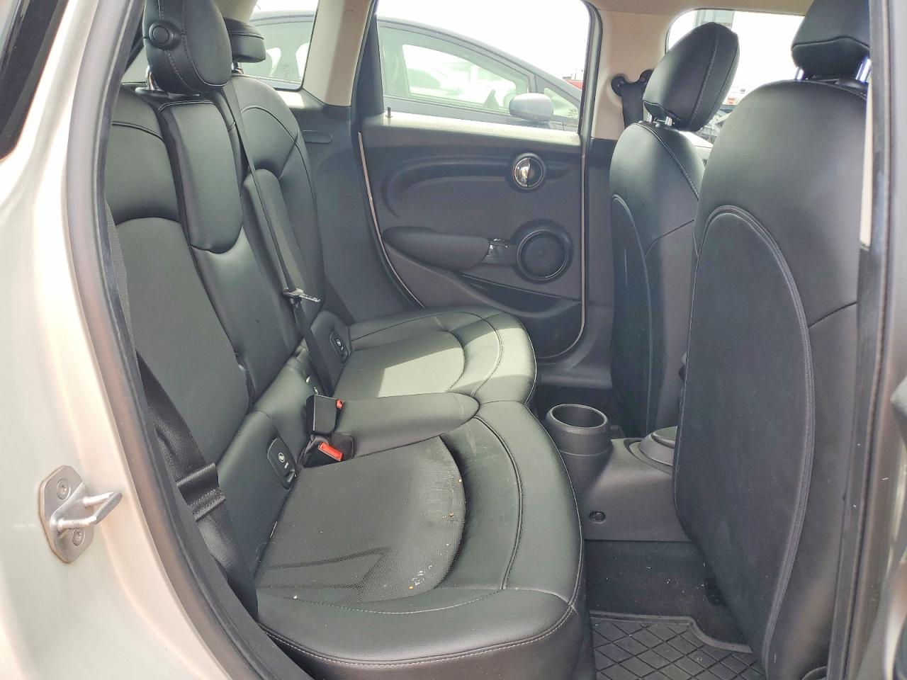 2018 MINI COOPER