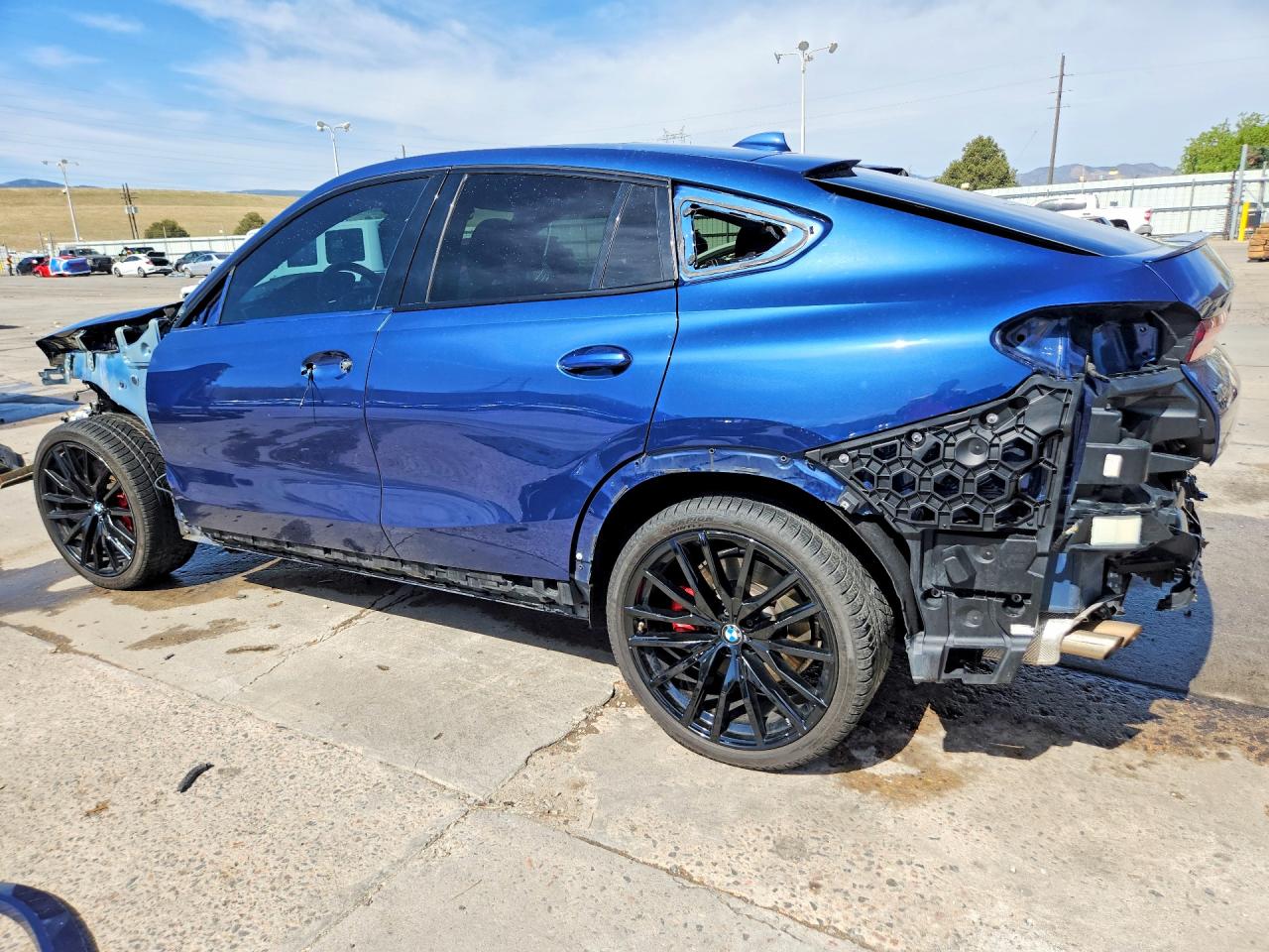 2022 BMW X6 M50i