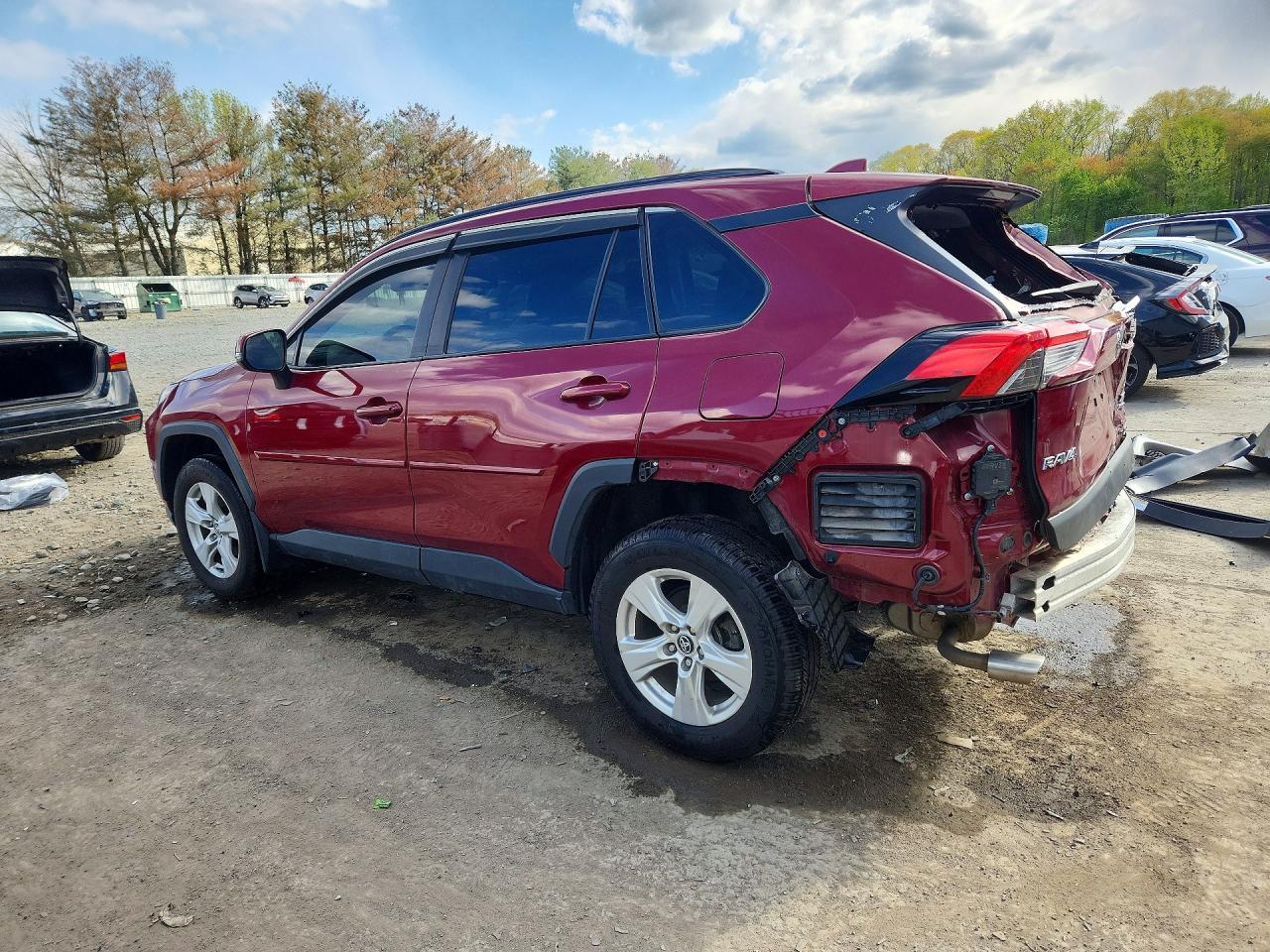 2020 TOYOTA RAV4 XLE