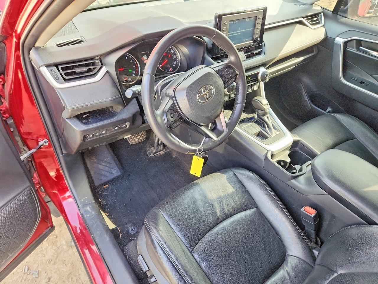2020 TOYOTA RAV4 XLE