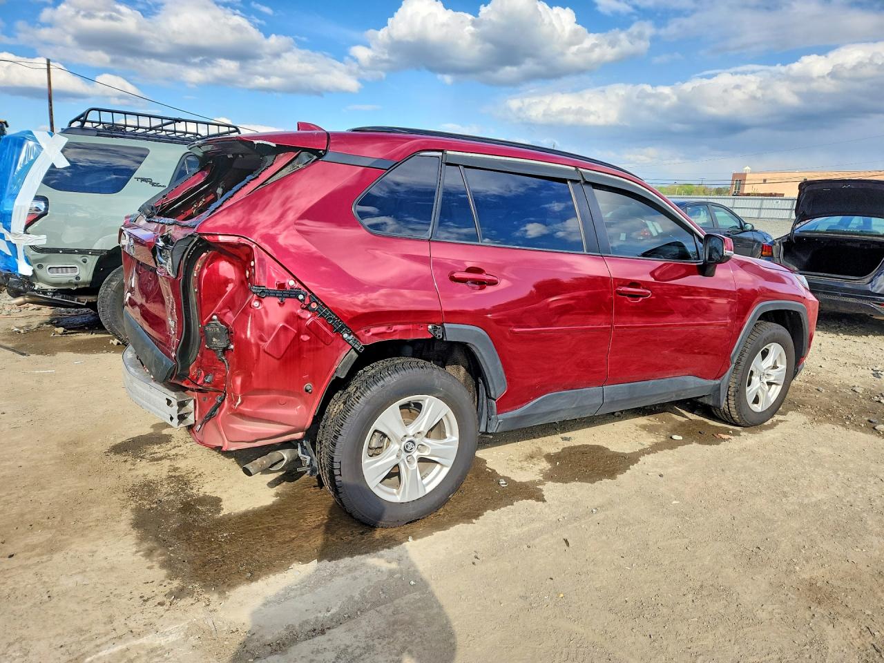 2020 TOYOTA RAV4 XLE