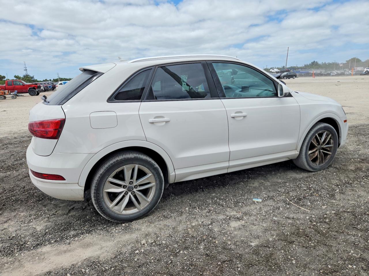 2017 AUDI Q3