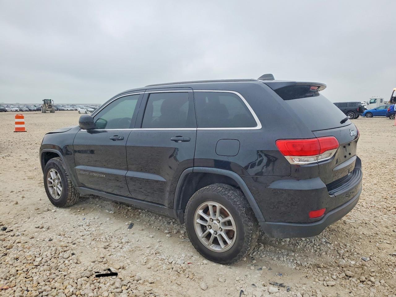 2018 JEEP GRAND CHEROKEE LAREDO 4X2