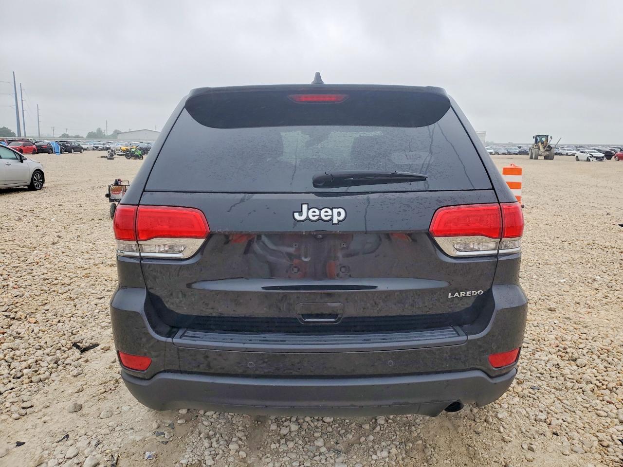 2018 JEEP GRAND CHEROKEE LAREDO 4X2