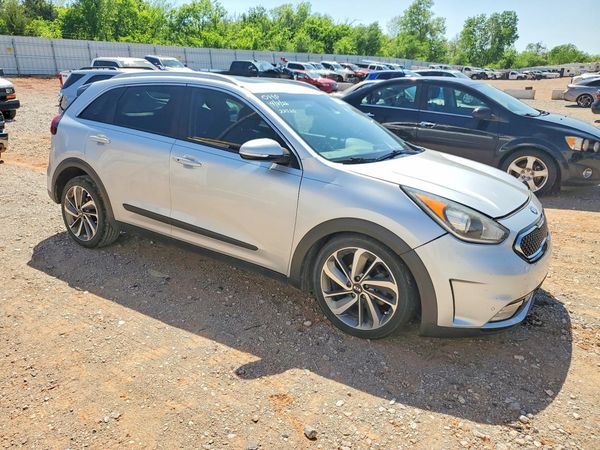 2017 KIA NIRO