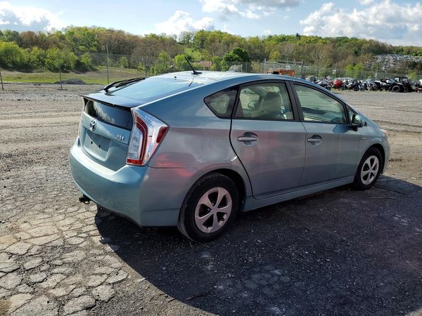 2013 TOYOTA PRIUS