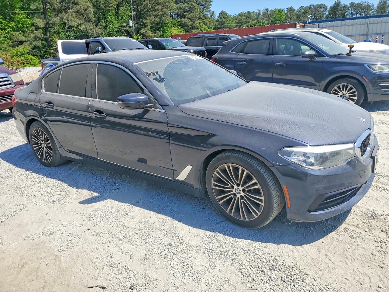 2019 BMW 530
