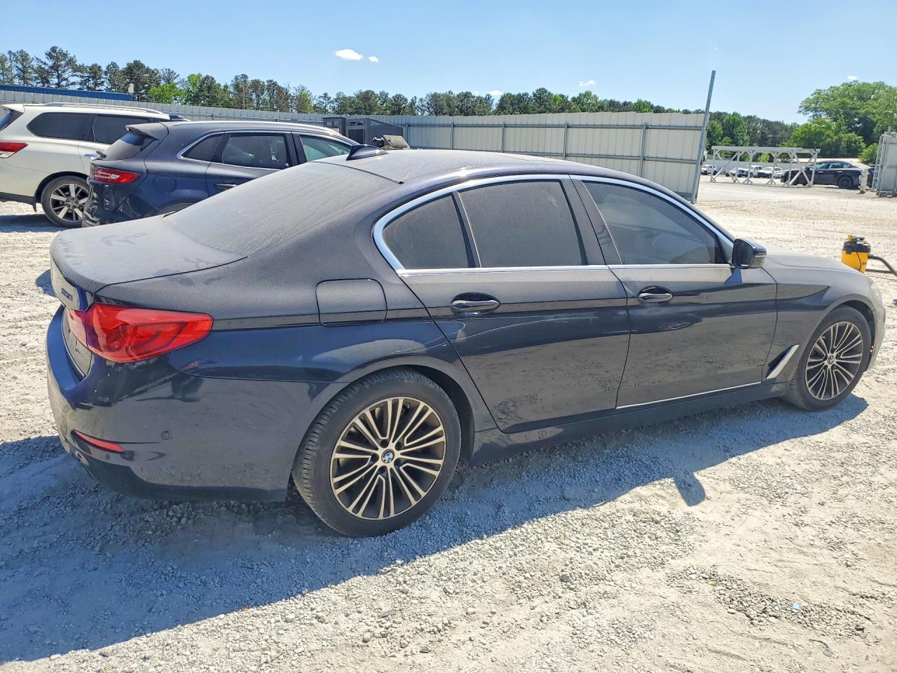 2019 BMW 530