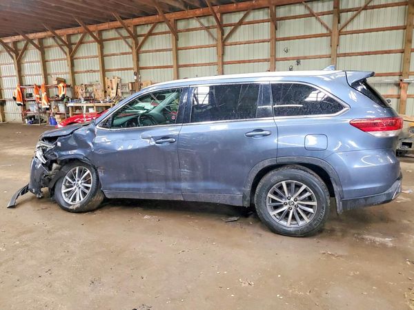2017 TOYOTA HIGHLANDER SE/XLE