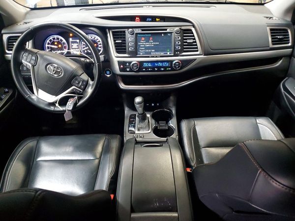 2017 TOYOTA HIGHLANDER SE/XLE