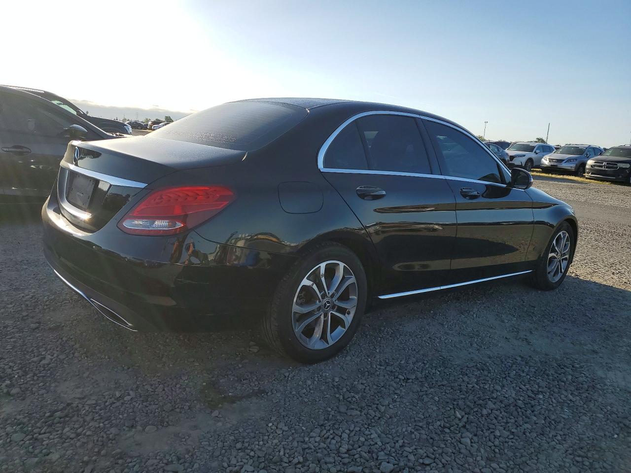 2018 MERCEDES-BENZ C C300