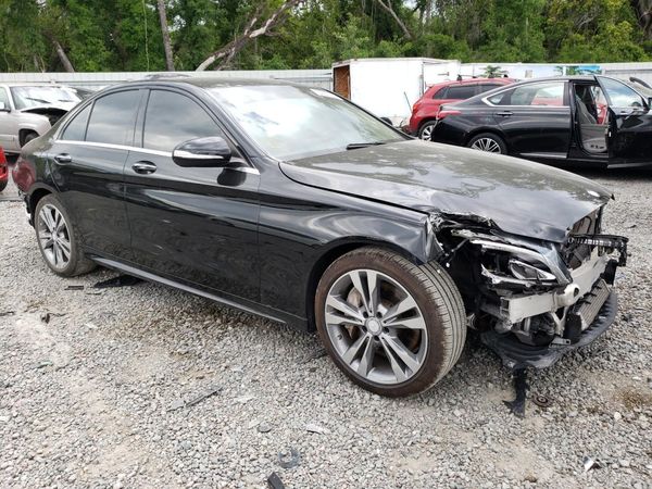 2015 MERCEDES-BENZ C Base — Passenger 3/4