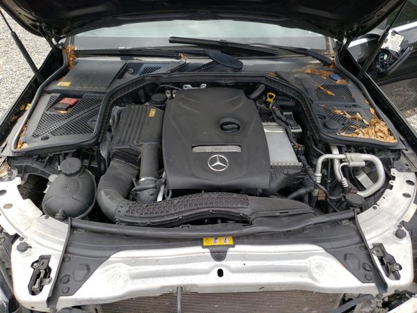 2015 MERCEDES-BENZ C Base — Engine bay