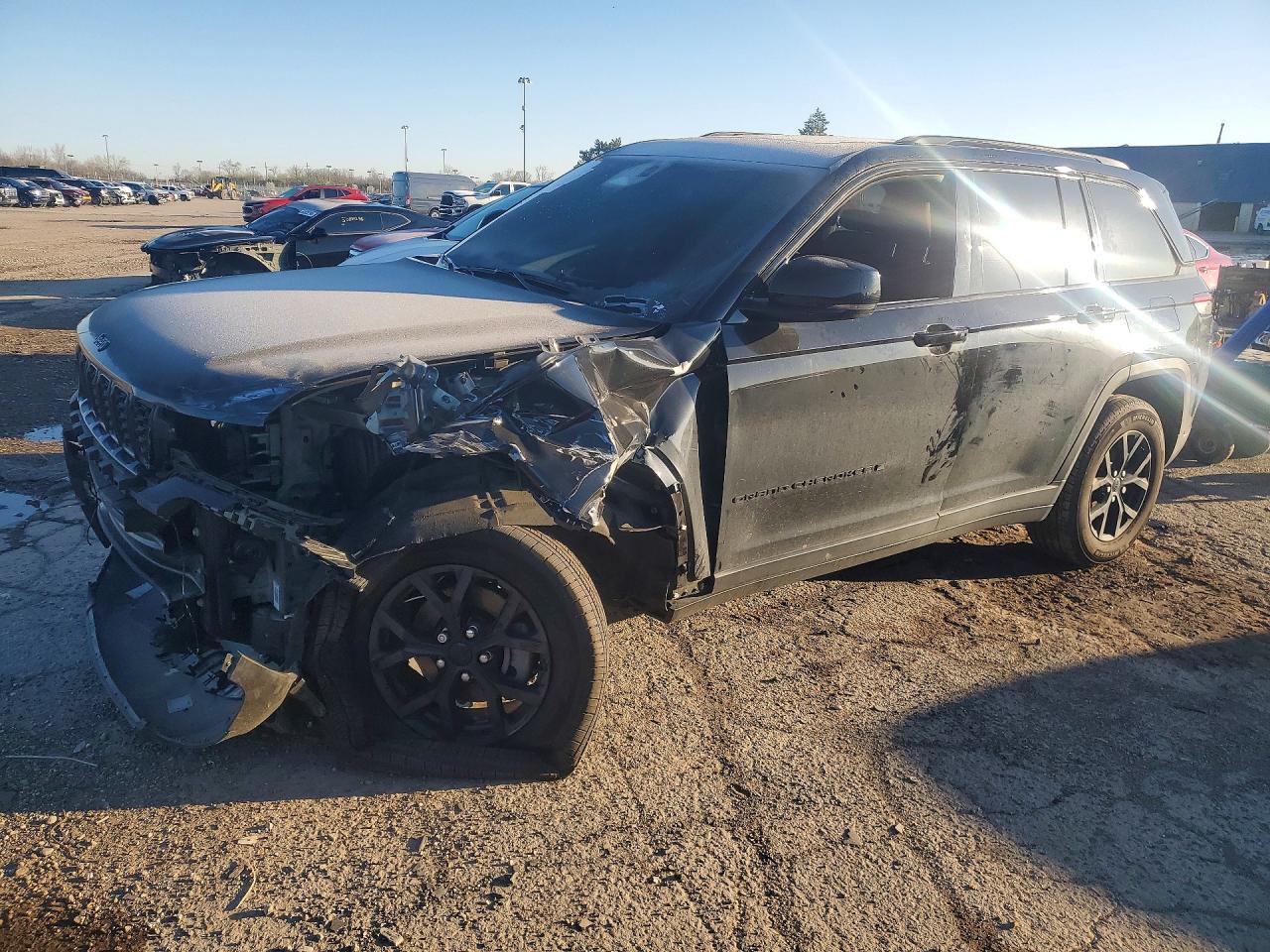 2024 JEEP GRAND CHEROKEE LAREDO 4X4