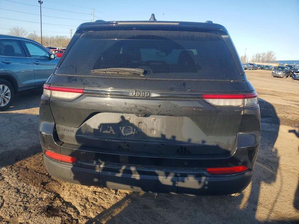 2024 JEEP GRAND CHEROKEE LAREDO 4X4