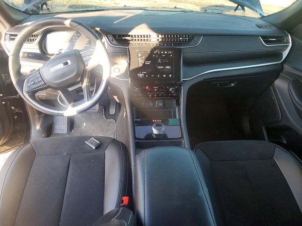 2024 JEEP GRAND CHEROKEE LAREDO 4X4