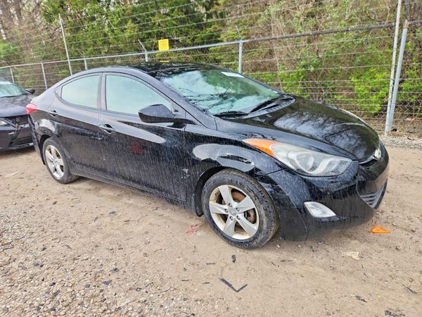 2013 HYUNDAI ELANTRA