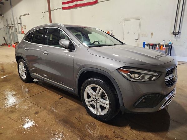 2021 MERCEDES-BENZ GLA GLA250-4M — Passenger 3/4