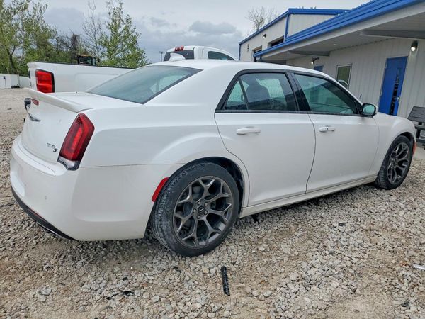 2016 CHRYSLER 300