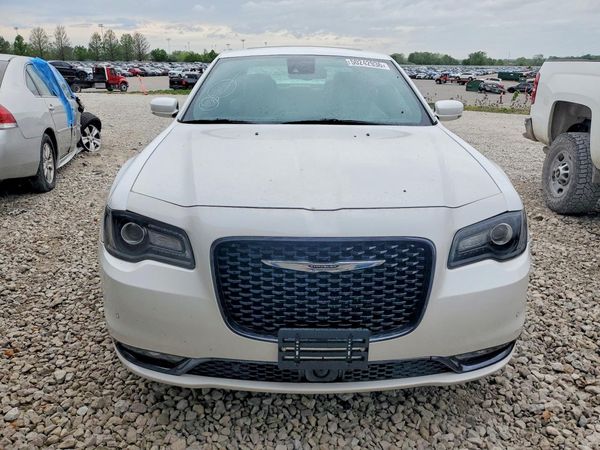2016 CHRYSLER 300