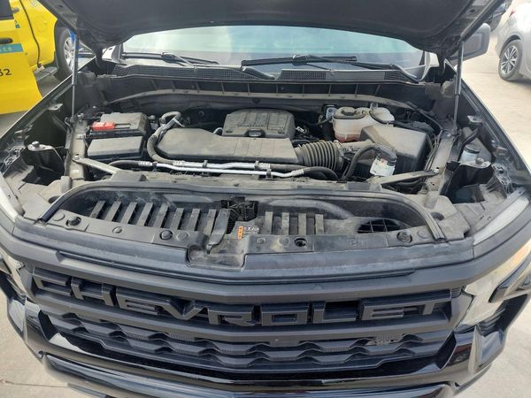 2024 CHEVROLET SILVERADO Custom — Engine bay
