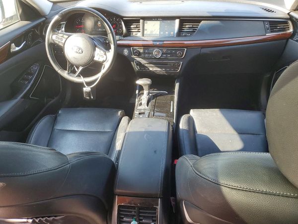 2017 KIA CADENZA