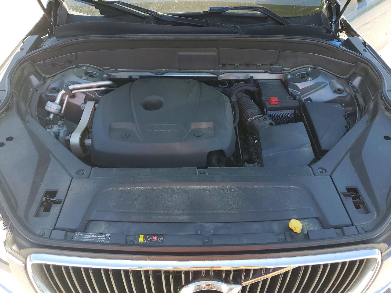 2017 VOLVO XC90 Momentum