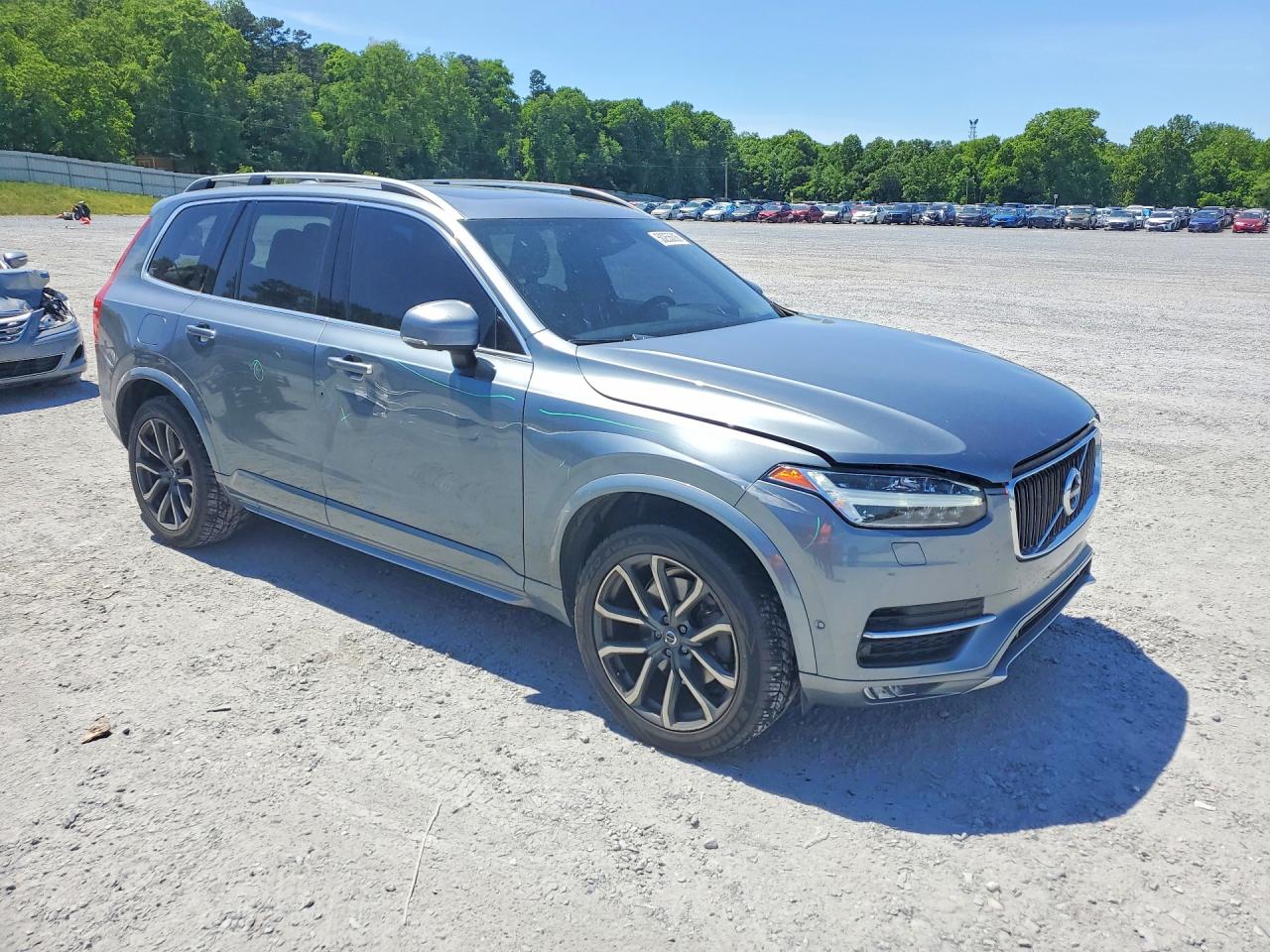 2017 VOLVO XC90 Momentum