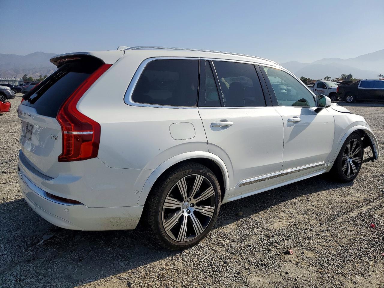 2025 VOLVO XC90 Ultra Bright