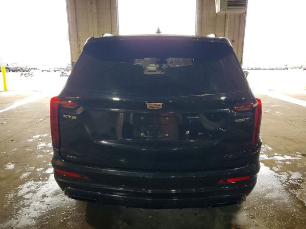 2023 CADILLAC XT6 Luxury