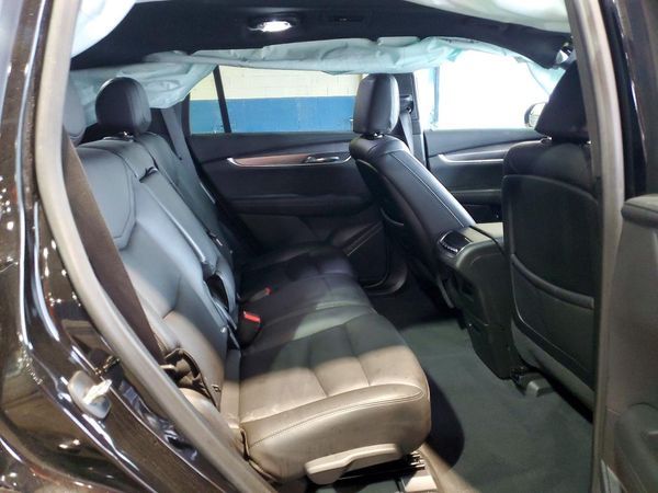2023 CADILLAC XT6 Luxury