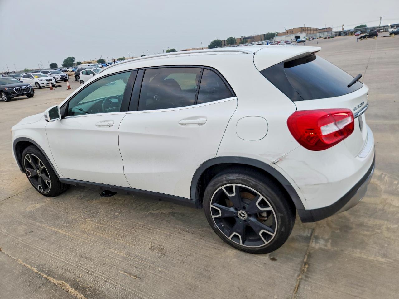 2020 MERCEDES-BENZ GLA